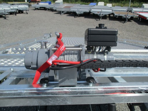 Přepravník SUV a mechanizace JB 3,5T 5,00x2,10 PLATO el.naviják* č.6