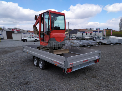 Sklápěcí přívěs AD 3,5T B2 4,17x2,09/0,35 valník pro převoz aut, UNC, SPZ nájezdy