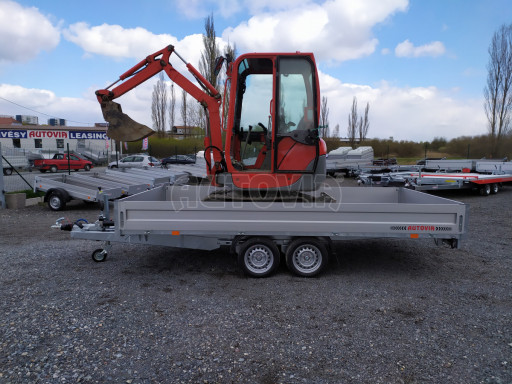 Sklápěcí přívěs AD 3,5T B2 4,17x2,09/0,35 valník pro převoz aut, UNC, SPZ nájezdy