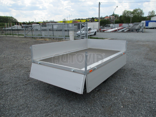 Nebrzděný přívěs s koly pod ložnou plochou ZV 22 750kg N1 2,55x1,55/0,35** č.3