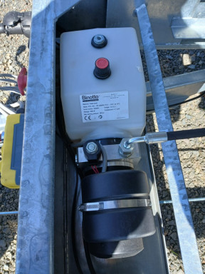 Elektrohydraulické čerpadlo 12V, Binotto, 180bar, s nádrží 8L č.2