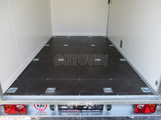 Skříňový izolovaný přívěs VA 2,7T 3,09x 1,74/1,90 IZO* č.27