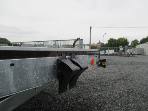 Brzděné naklápěcí plato SP 31 1,3T B1 3,01x1,54