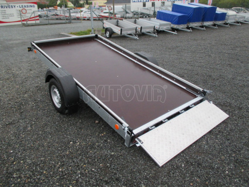 Brzděné naklápěcí plato SP 31 1,3T B1 3,01x1,54