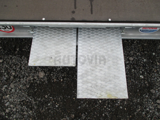 Přívěs pro přepravu aut AD 2,7T 5,15x2,09/0,35 hydraulicky sklopný valník č.64
