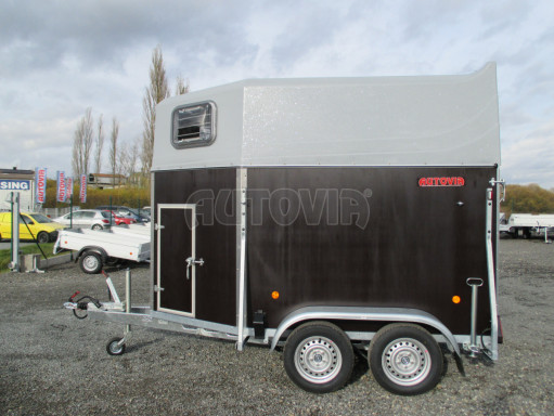 Přívěs pro přepravu koní LODESTAR 2,7T Brown sedlovna č.3