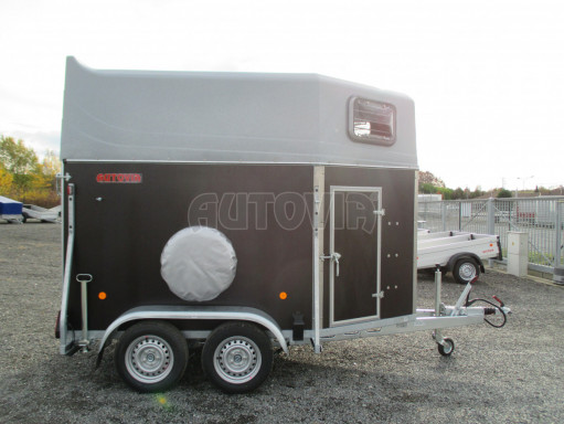 Přívěs pro přepravu koní LODESTAR 2,7T Brown sedlovna č.8