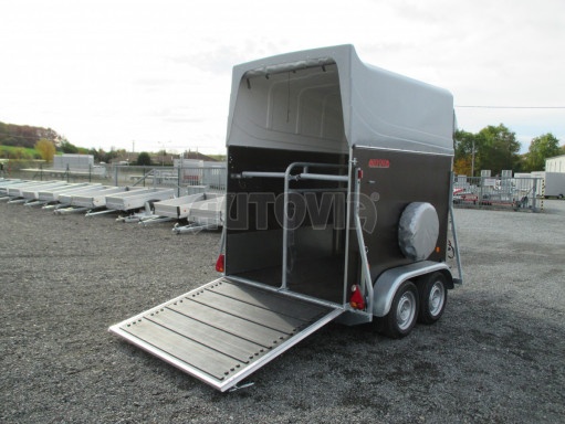 Přívěs pro přepravu koní LODESTAR 2,7T Brown sedlovna č.16