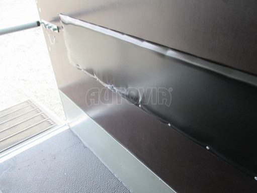 Přívěs pro přepravu koní LODESTAR 2,7T Brown sedlovna č.19