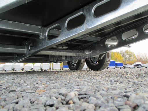 Přívěs pro přepravu koní LODESTAR 2,7T Brown sedlovna č.26