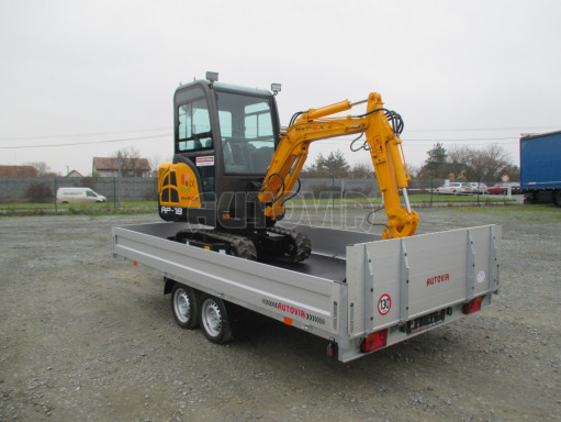 Hydraulicky sklopný přívěs valník s nájezdným čelem AD 2,7T 4,17x2,09/0,35 POČ