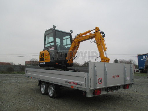 Hydraulicky sklopný přívěs valník s nájezdným čelem AD 2,7T 4,17x2,09/0,35 POČ