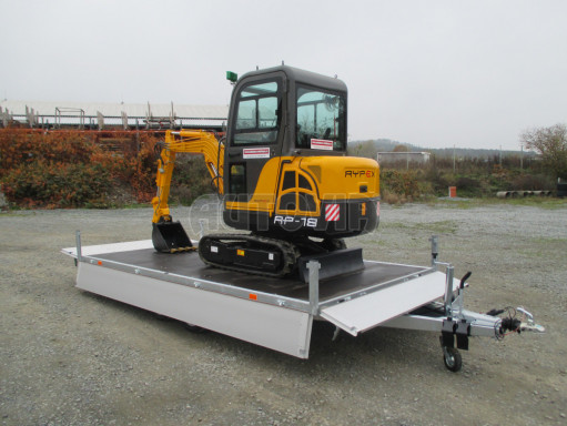 Hydraulicky sklopný přívěs valník s nájezdným čelem AD 2,7T 4,17x2,09/0,35 POČ