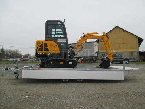 Hydraulicky sklopný přívěs valník s nájezdným čelem AD 2,7T 4,17x2,09/0,35 POČ