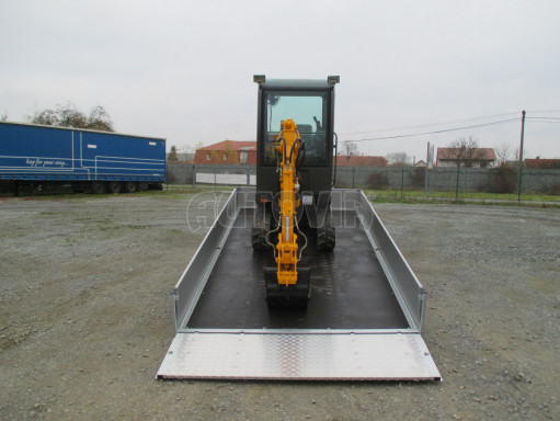 Hydraulicky sklopný přívěs valník s nájezdným čelem AD 2,7T 4,17x2,09/0,35 POČ