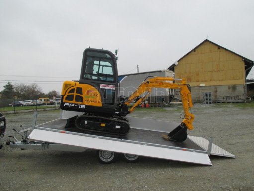 Hydraulicky sklopný přívěs valník s nájezdným čelem AD 2,7T 4,17x2,09/0,35 POČ