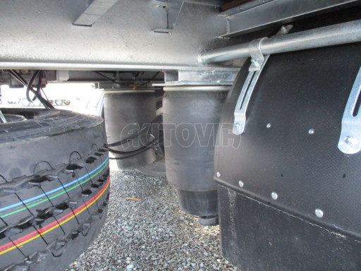 Jednonápravový 18-ti paletový vzduchem brzděný nákladní přívěs MD 10T 7,40 x 2,48/2,50 č.13