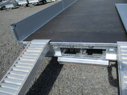 Třínápravový nákladní přívěs DN 3,5T B3 8,60x2,47/0,35 13