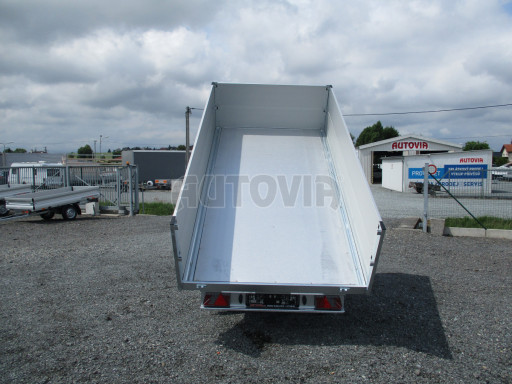 Třístranný sklopný přívěs s nástavbou bočnic ATS 3SKS 2,7T 3,32x1,70/0,70 ECO ZN v elektrice