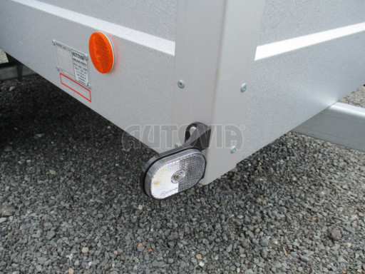 Jednoosý nebrzděný valník s nástavbou bočnic HD 8 750kg 2,27x1,25/0,70 nástavba + plachta č.16