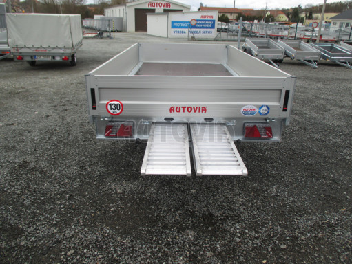 Přívěs dvounápravový za osobní auto ZV 33 2,7T B2 3,33x1,70/0,35 box na nájezdy