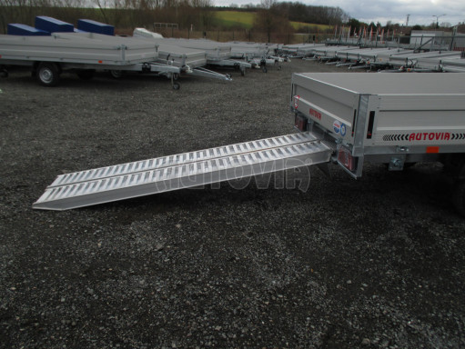 Přívěs dvounápravový za osobní auto ZV 33 2,7T B2 3,33x1,70/0,35 box na nájezdy