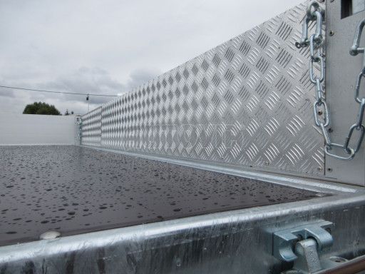 Třístranný sklopný přívěs ATS 3SKS 3,5T 3,32x1,70/0,35 ruč, atyp bočnice