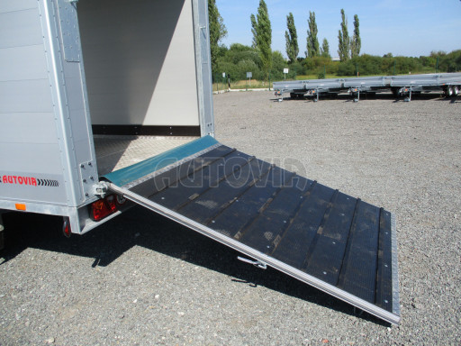 Přívěs pro přepravu zvířat VT 3,5T 3,95x2,20/1,90 č.18