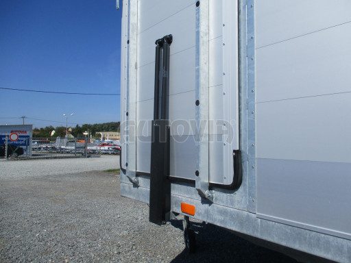 Přívěs pro přepravu zvířat VT 3,5T 3,95x2,20/1,90 č.22