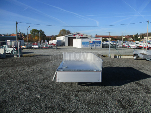 Sklápěcí přívěs DLT 1,3T 2,57x1,48/0,35 ruč, plech podlaha
