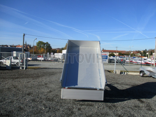 Sklápěcí přívěs DLT 1,3T 2,57x1,48/0,35 ruč, plech podlaha