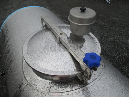 Přívěsný vozík -ZV26B1 1,8T/1m3 izolovaná cisterna na pitnou vodu