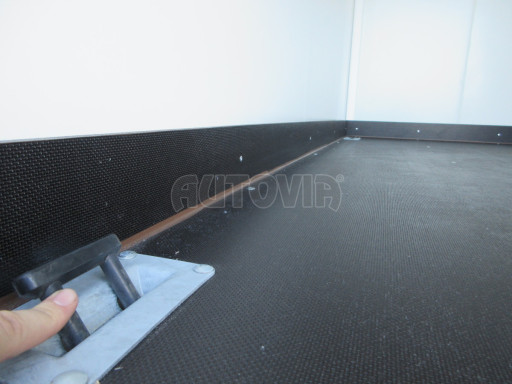 Skříň VA 750kg 2,55x1,27/1,55 14