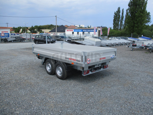 Třístranný sklápěč