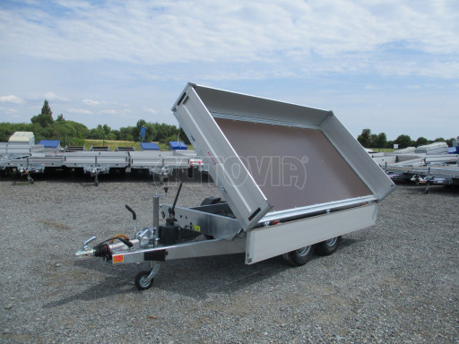 Třístranný sklápěč