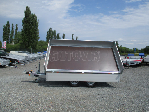 Třístranný sklápěč