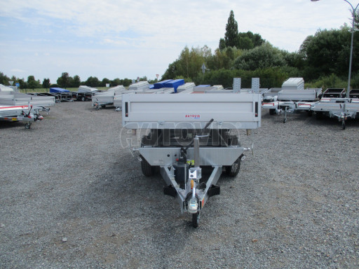 Třístranný sklápěč