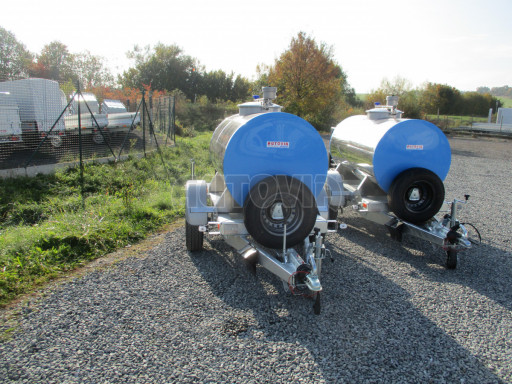 Přívěsný vozík ZV26B1 1,8T izolovaná cisterna na pitnou vodu č.20