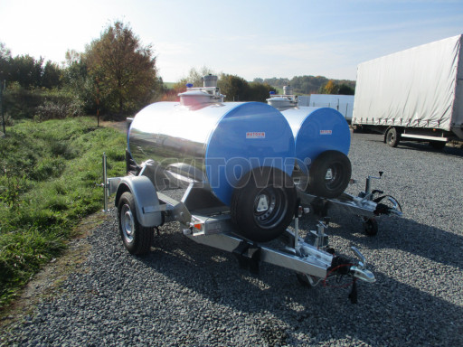 Přívěsný vozík ZV26B1 1,8T izolovaná cisterna na pitnou vodu č.21