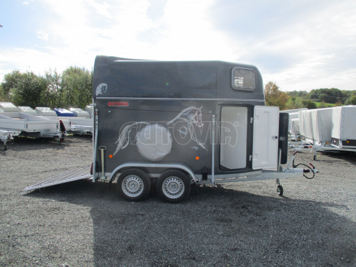 Přívěs na koně celolaminátový Lodestar Premium ANT 2,0T č.13