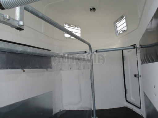 Přívěs na koně celolaminátový Lodestar Premium ANT 2,0T č.19