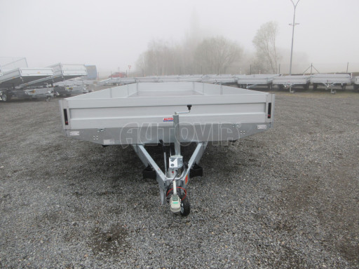 Třínápravový nákladní přívěs DN 3,5T B3 8,60x2,47/0,35 13 box nájezdy
