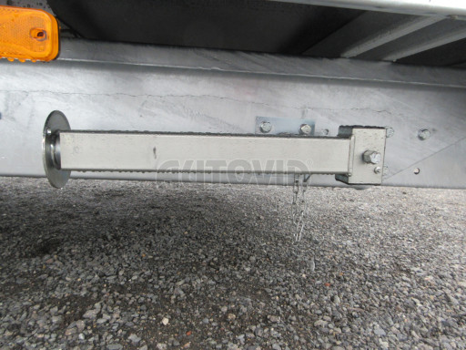 Třínápravový nákladní přívěs DN 3,5T B3 8,60x2,47/0,35 13 box nájezdy