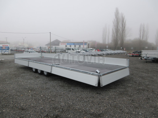 Třínápravový nákladní přívěs DN 3,5T B3 8,60x2,47/0,35 13 box nájezdy