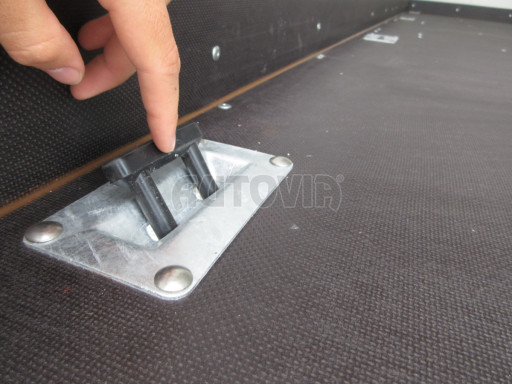 Skříňový izolovaný přívěs VA 2,7T 4,09x2,09/2,05 PUR šedá č.13