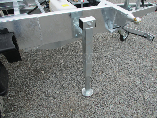 Třístranný sklápěč VER 3SKS 3,5T 3,35x1,76/0,60 nástavba v elektrice č.18