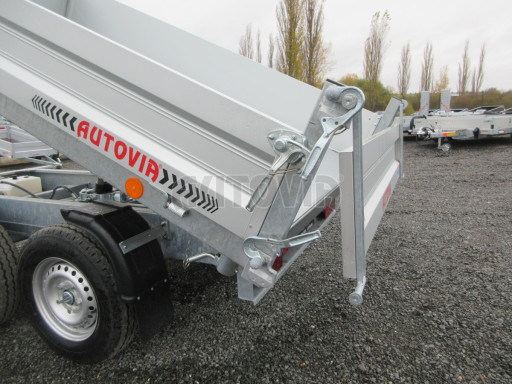 Třístranný sklápěcí přívěs VER 3SKS 2,7T 2,65x1,55/0,30 v elektrice č.23