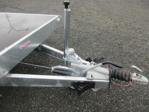 Třínápravový nákladní přívěs DN 3,5T B3 6,13x2,20/plato1350