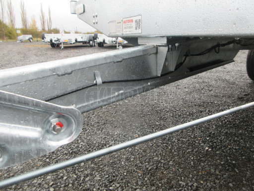 Třínápravový nákladní přívěs DN 3,5T B3 6,13x2,20/plato1350