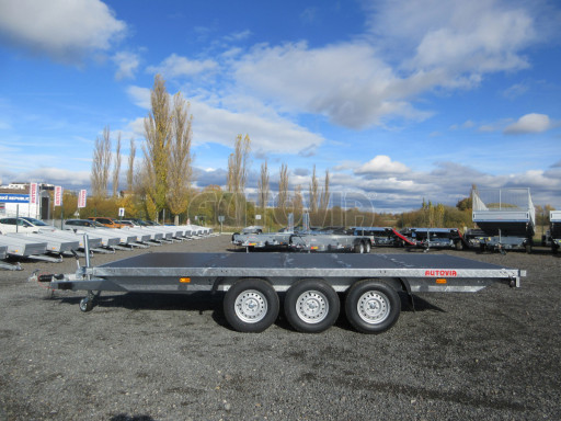 Zesílený třínápravový nákladní přívěs DN 3,5T B3 5,05x2,20 plato 1350kg
